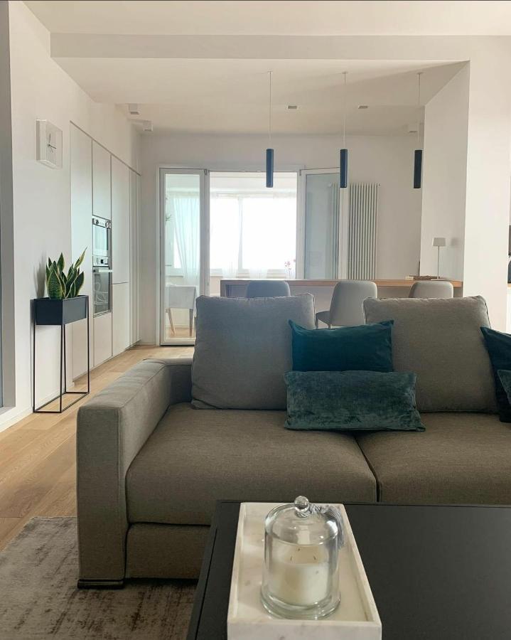 Penthouse F8 - Panoramic Terrace, View Two Towers Apartment Bologna Bagian luar foto
