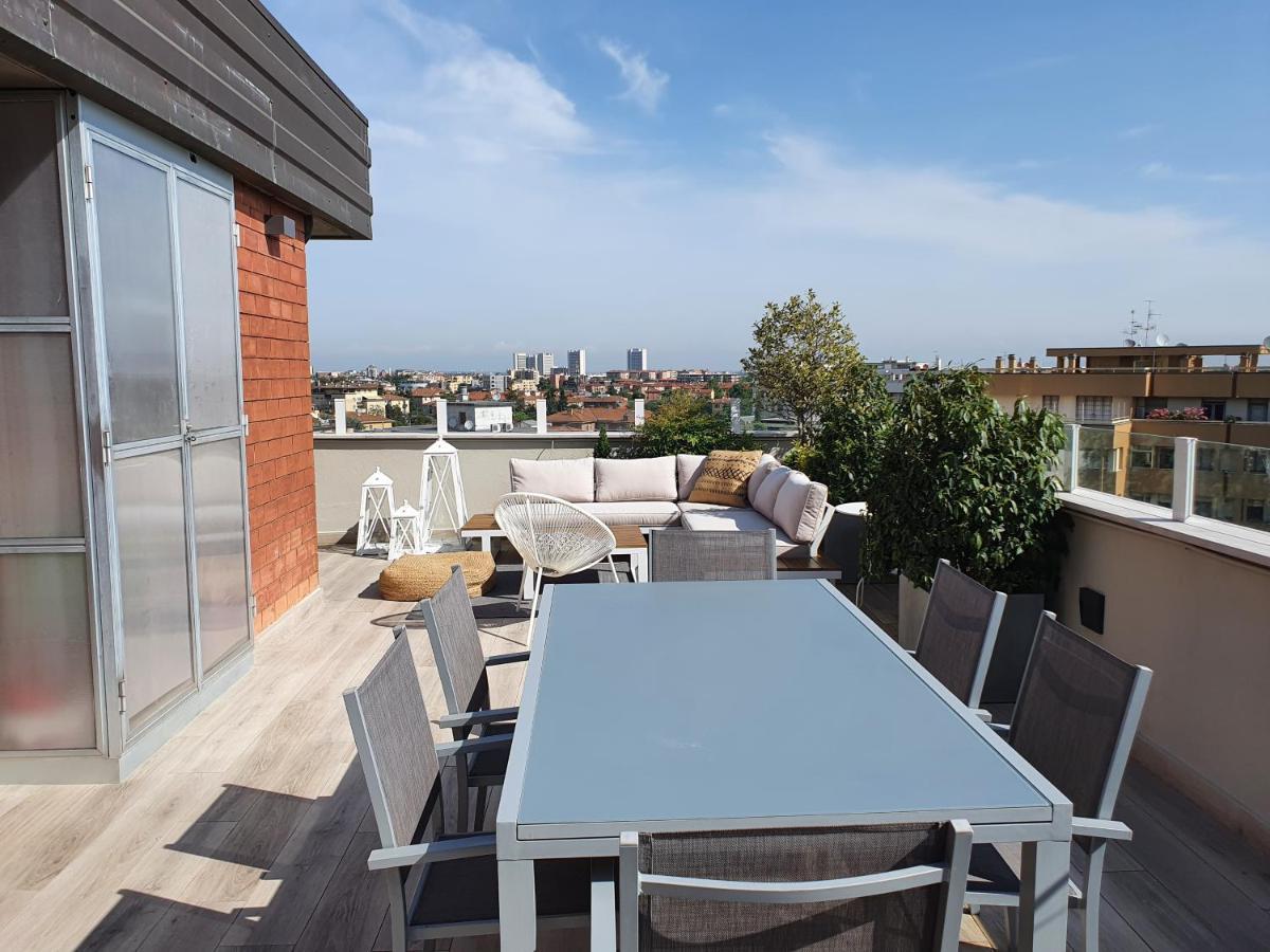 Penthouse F8 - Panoramic Terrace, View Two Towers Apartment Bologna Bagian luar foto