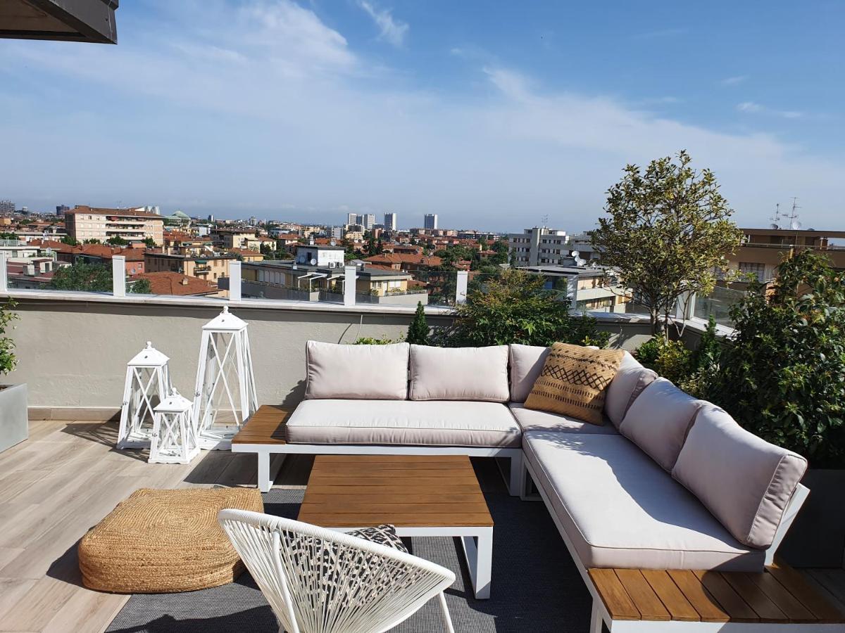 Penthouse F8 - Panoramic Terrace, View Two Towers Apartment Bologna Bagian luar foto