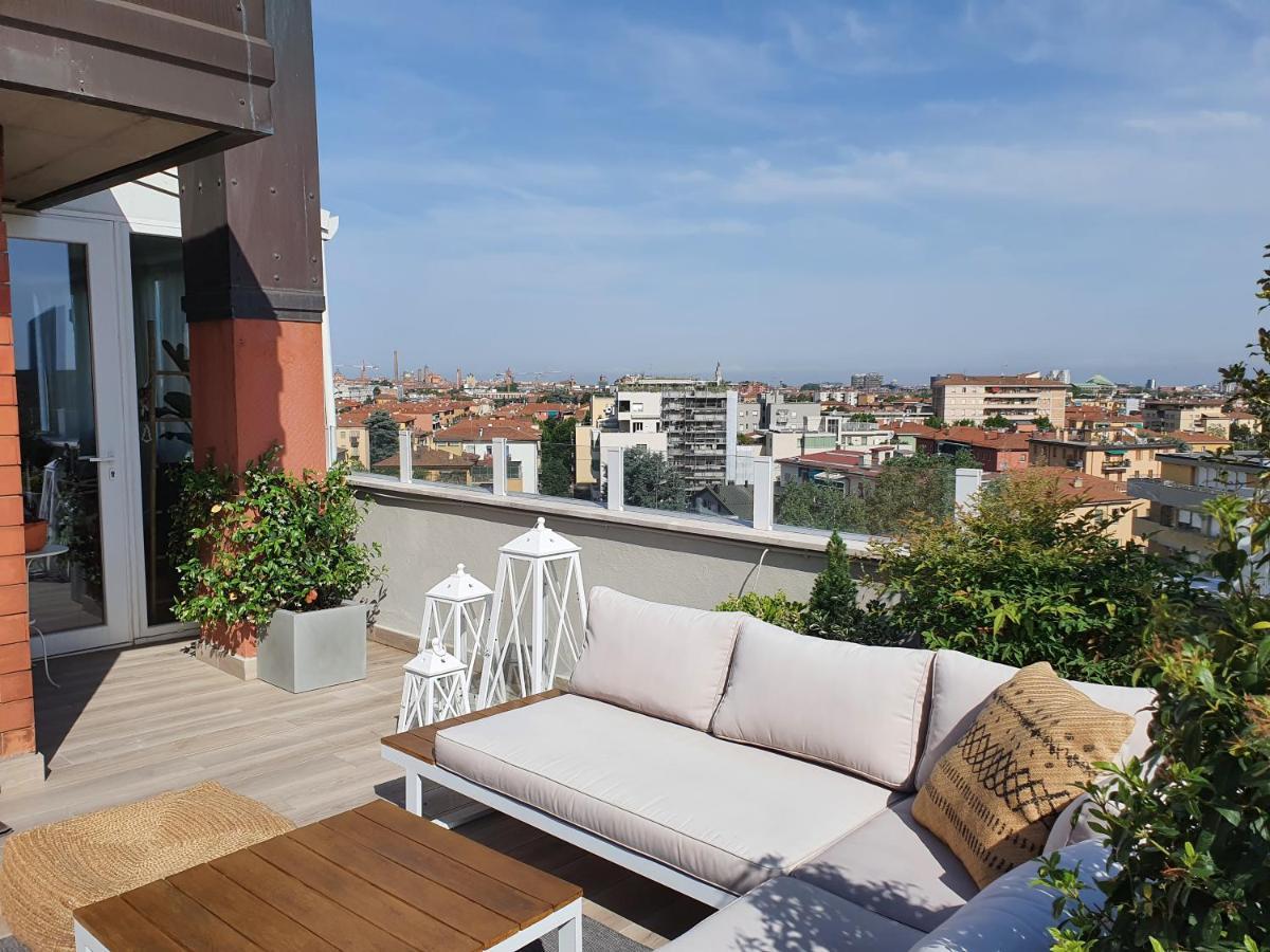 Penthouse F8 - Panoramic Terrace, View Two Towers Apartment Bologna Bagian luar foto